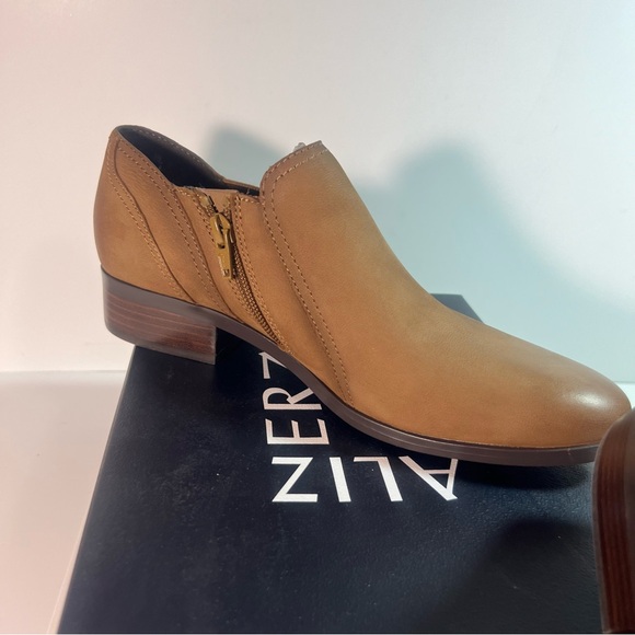 Naturalizer brown ankle booties SZ 8. Royal warm oat New - Picture 12 of 14
